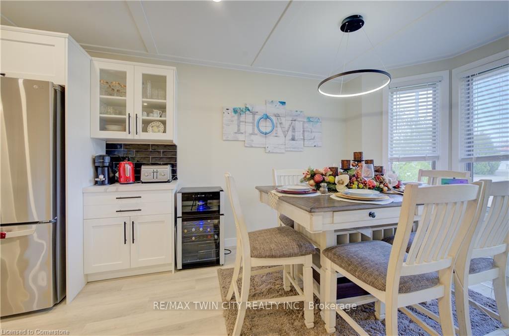 Photo 7 of 6 Hanlon Place, Brant, Paris — HOMEH