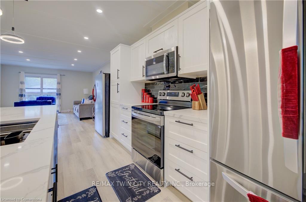 Photo 8 of 6 Hanlon Place, Brant, Paris — HOMEH