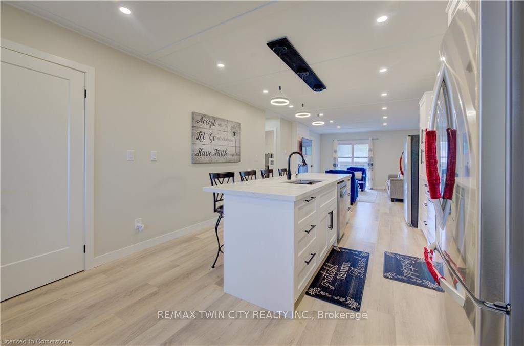 Photo 9 of 6 Hanlon Place, Brant, Paris — HOMEH
