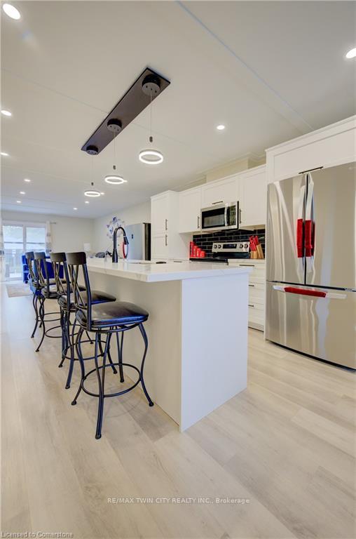 Photo 10 of 6 Hanlon Place, Brant, Paris — HOMEH