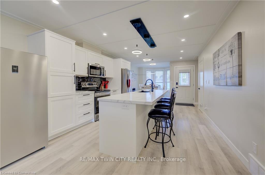 Photo 11 of 6 Hanlon Place, Brant, Paris — HOMEH