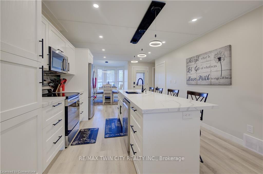 Photo 12 of 6 Hanlon Place, Brant, Paris — HOMEH