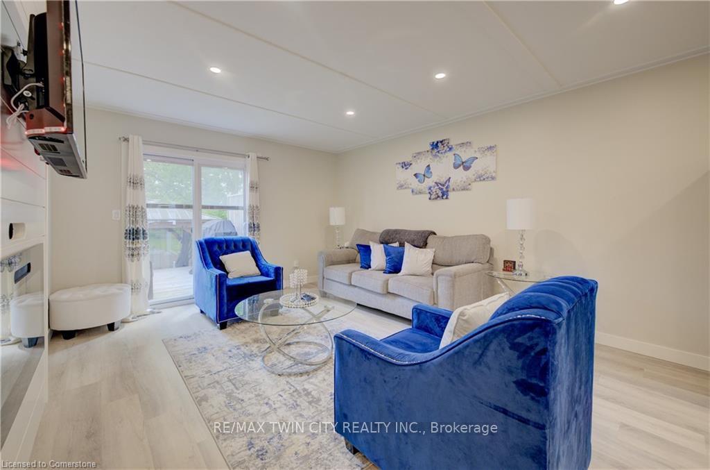 Photo 15 of 6 Hanlon Place, Brant, Paris — HOMEH