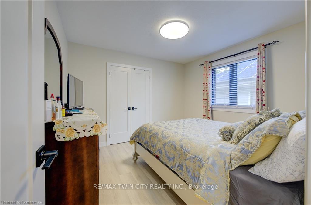 Photo 20 of 6 Hanlon Place, Brant, Paris — HOMEH