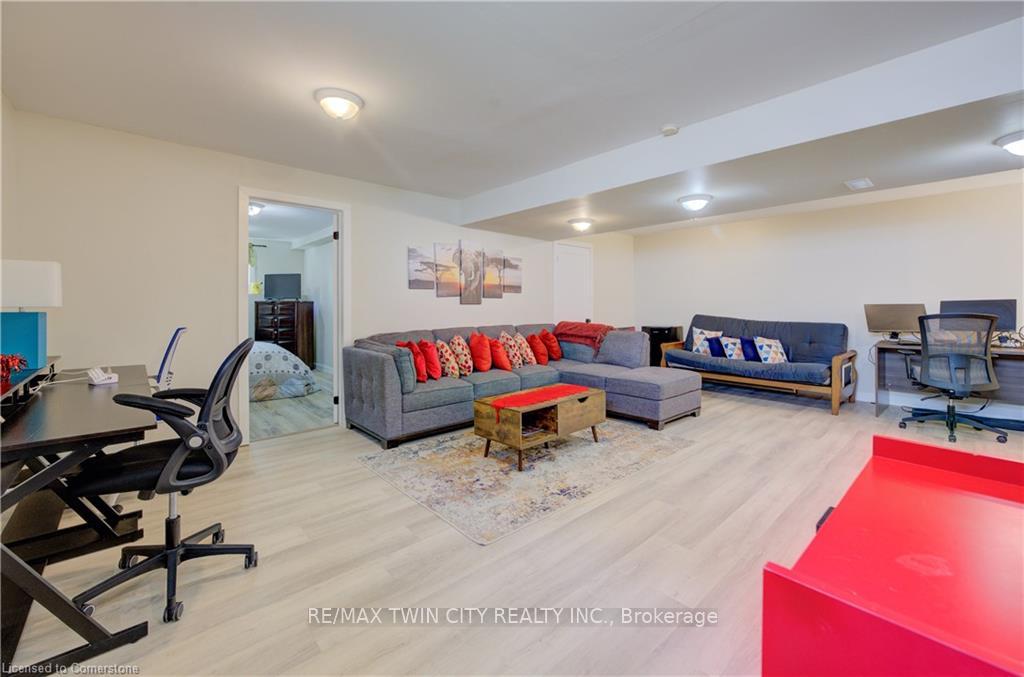 Photo 28 of 6 Hanlon Place, Brant, Paris — HOMEH
