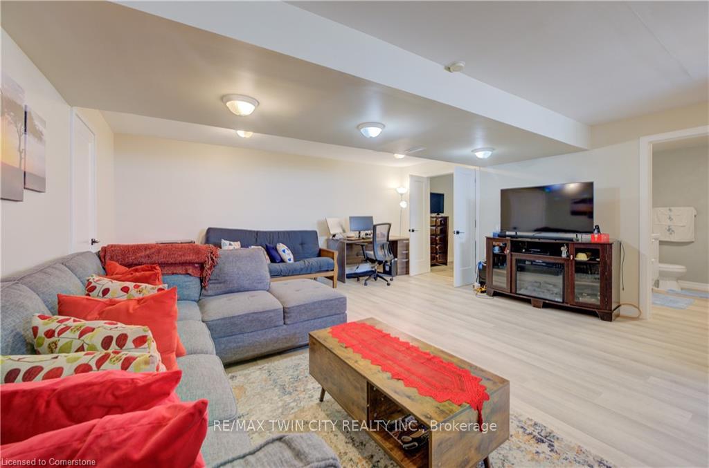 Photo 29 of 6 Hanlon Place, Brant, Paris — HOMEH