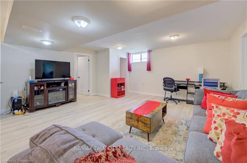Photo 30 of 6 Hanlon Place, Brant, Paris — HOMEH
