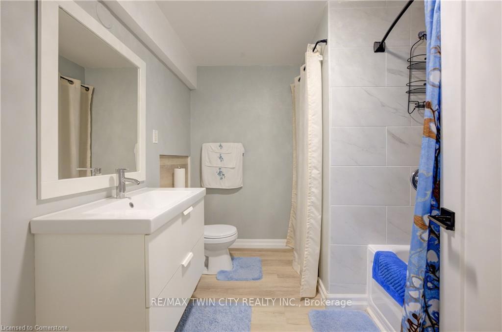 Photo 33 of 6 Hanlon Place, Brant, Paris — HOMEH
