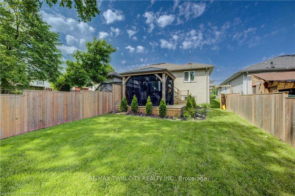 Photo 38 of 6 Hanlon Place, Brant, Paris — HOMEH