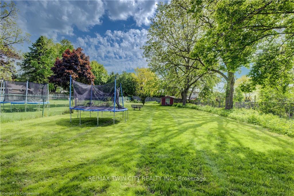 Photo 40 of 6 Hanlon Place, Brant, Paris — HOMEH