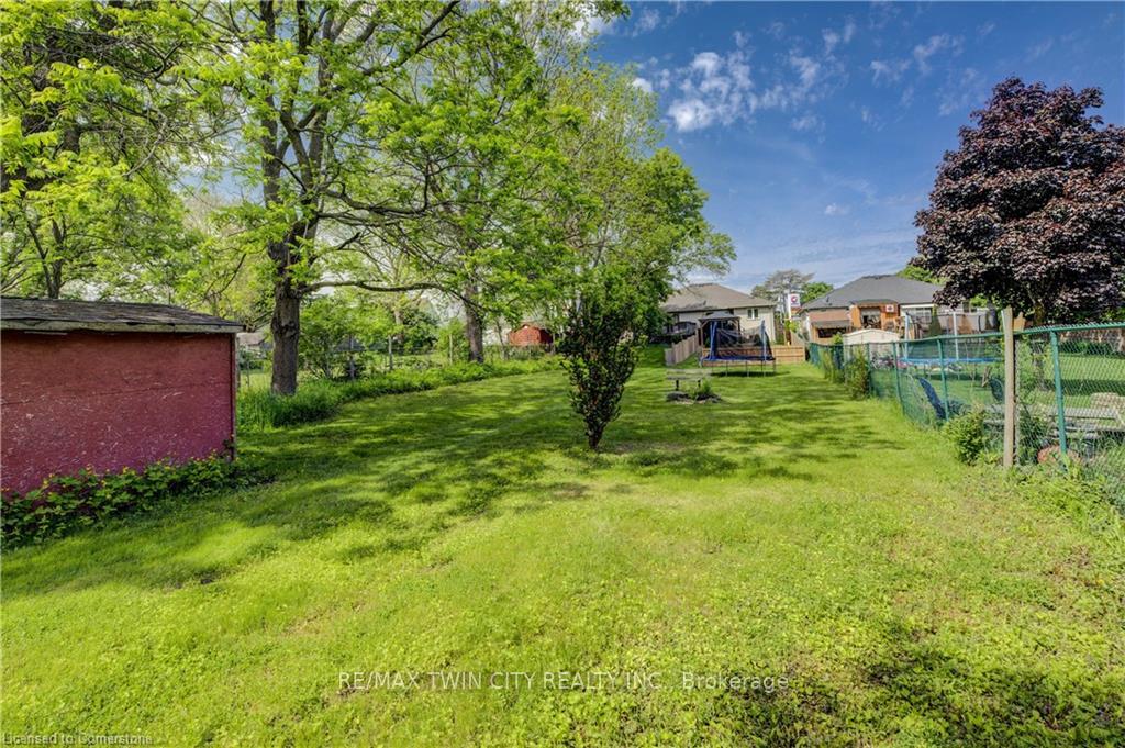 Photo 42 of 6 Hanlon Place, Brant, Paris — HOMEH