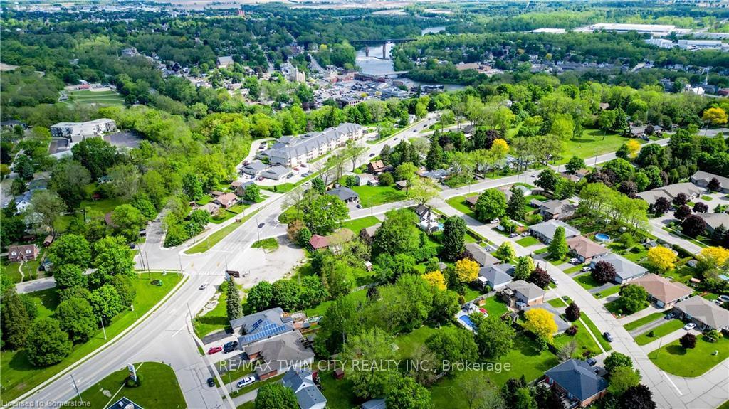 Photo 46 of 6 Hanlon Place, Brant, Paris — HOMEH
