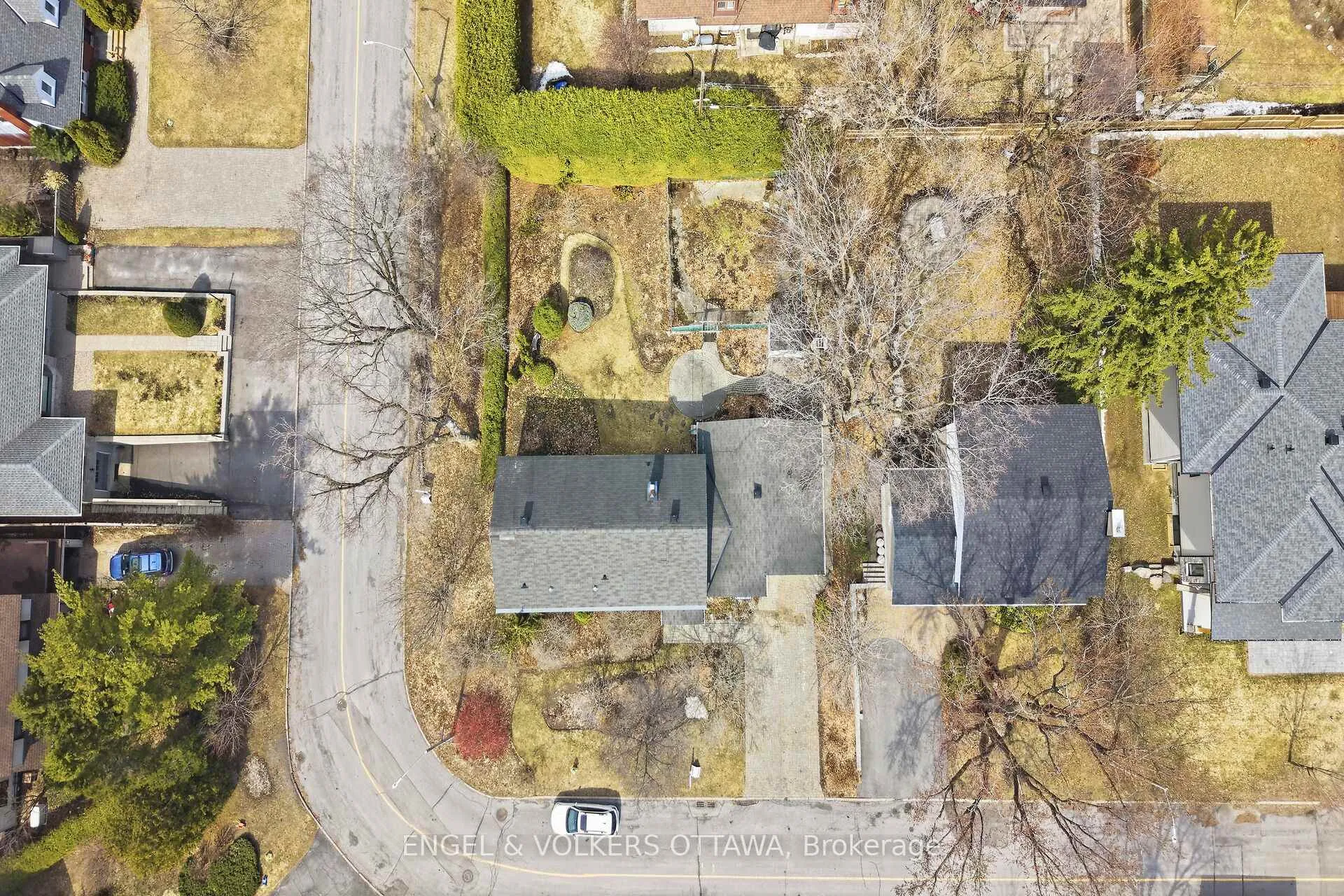 Photo 3 of 193 Cunningham Avenue N, Ottawa, Applewood Acres — HOMEH