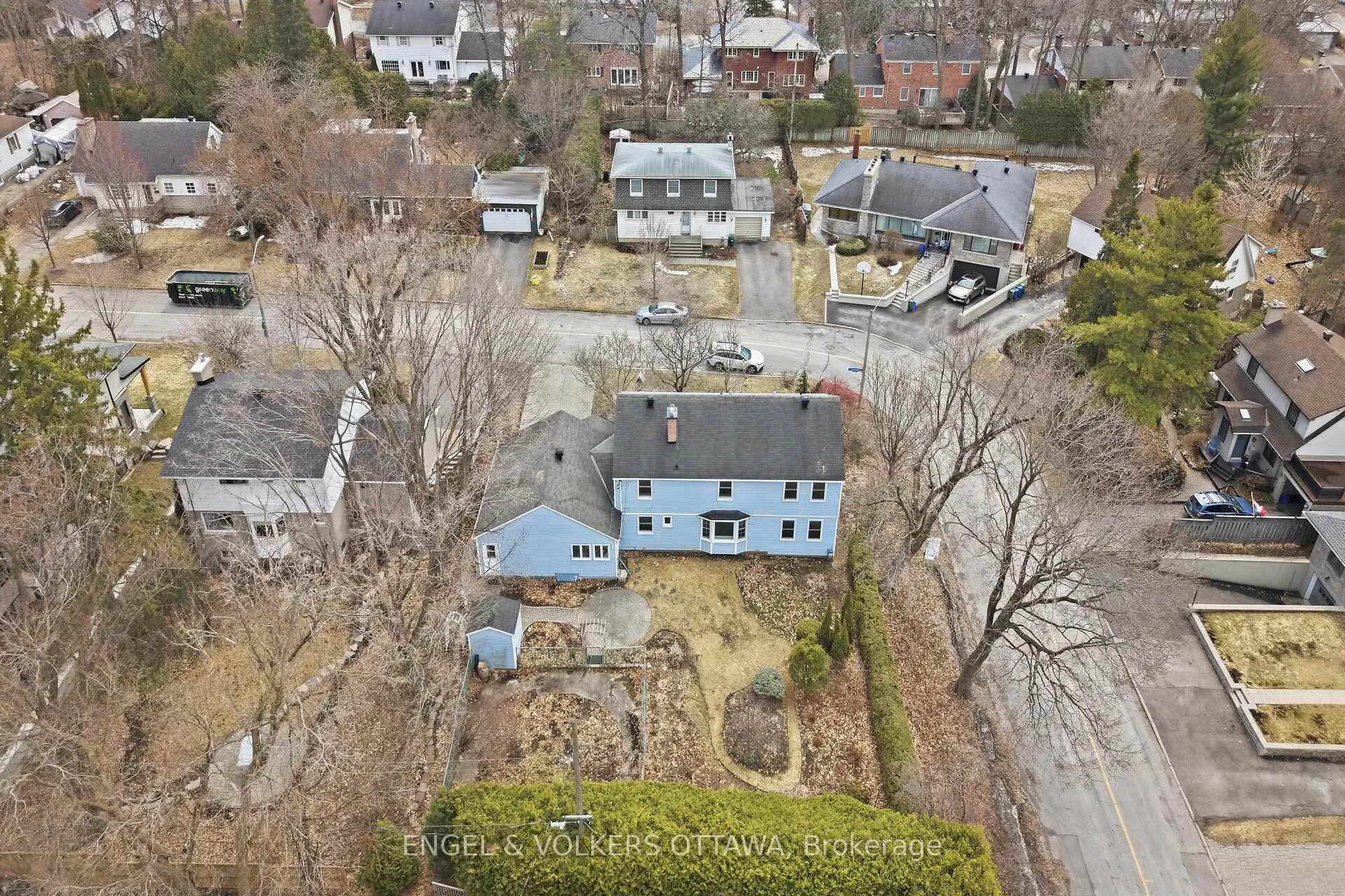 Photo 4 of 193 Cunningham Avenue N, Ottawa, Applewood Acres — HOMEH
