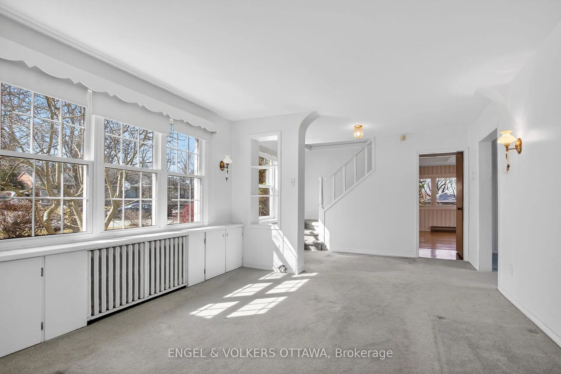 Photo 12 of 193 Cunningham Avenue N, Ottawa, Applewood Acres — HOMEH