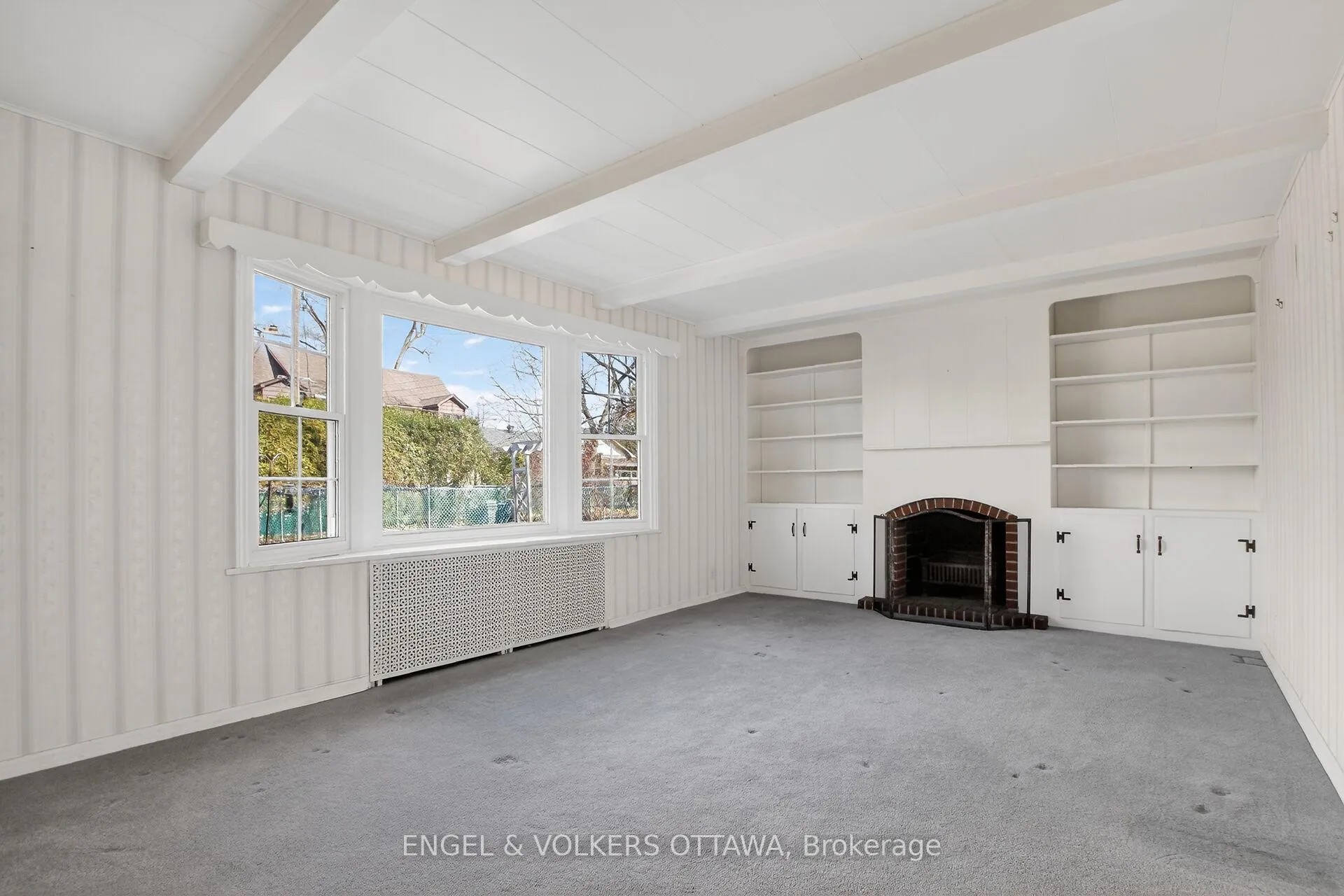 Photo 14 of 193 Cunningham Avenue N, Ottawa, Applewood Acres — HOMEH