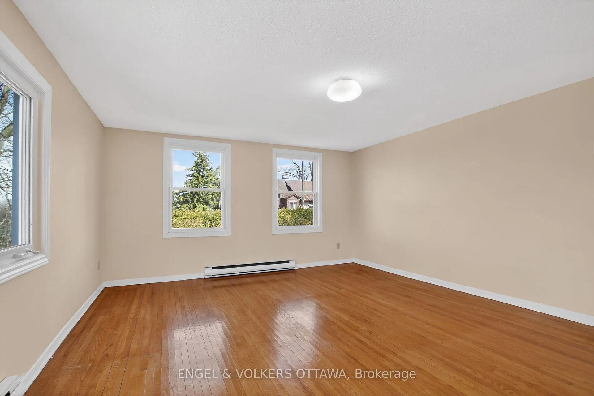 Photo 19 of 193 Cunningham Avenue N, Ottawa, Applewood Acres — HOMEH