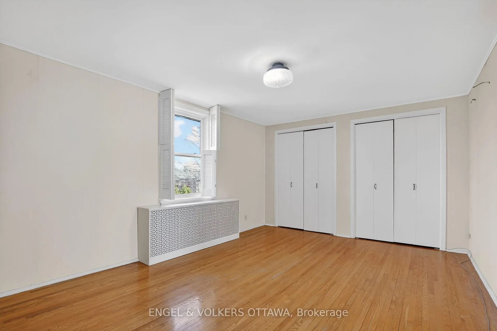 Photo 25 of 193 Cunningham Avenue N, Ottawa, Applewood Acres — HOMEH
