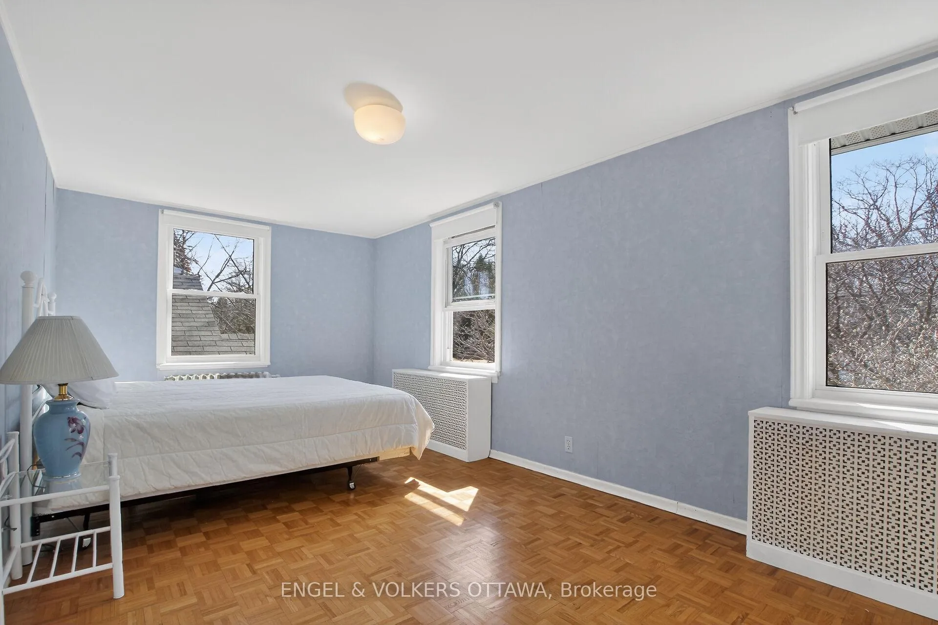 Photo 26 of 193 Cunningham Avenue N, Ottawa, Applewood Acres — HOMEH