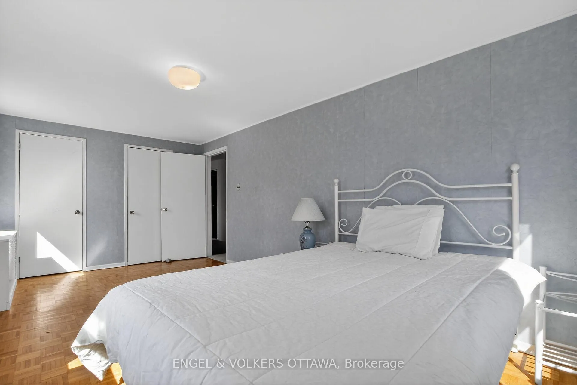 Photo 27 of 193 Cunningham Avenue N, Ottawa, Applewood Acres — HOMEH