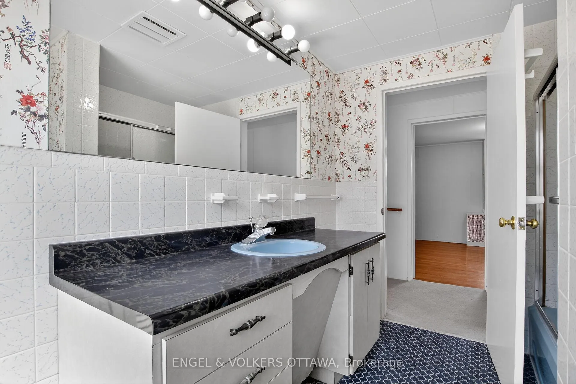 Photo 30 of 193 Cunningham Avenue N, Ottawa, Applewood Acres — HOMEH