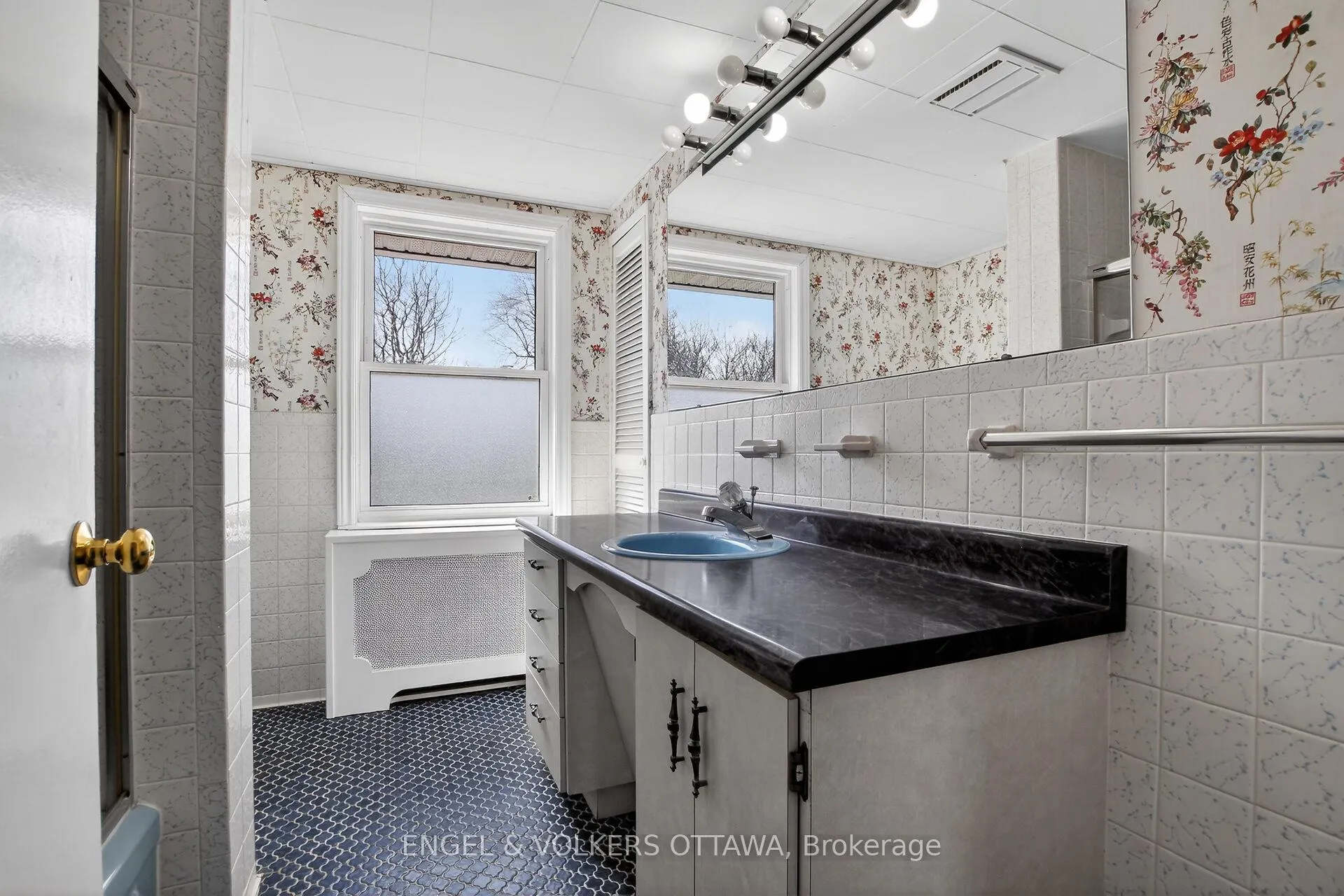 Photo 31 of 193 Cunningham Avenue N, Ottawa, Applewood Acres — HOMEH