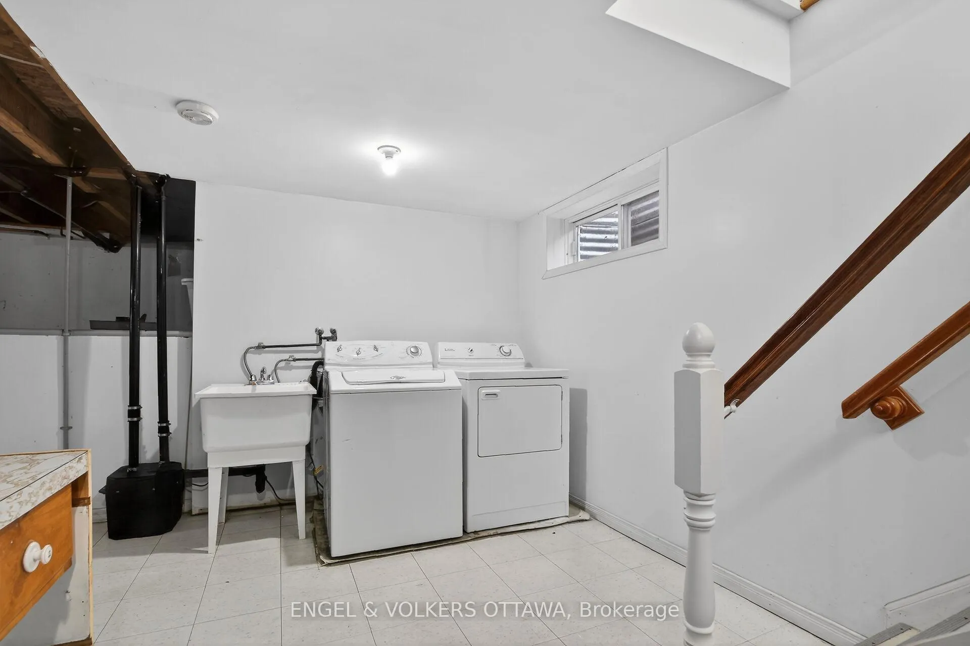 Photo 32 of 193 Cunningham Avenue N, Ottawa, Applewood Acres — HOMEH