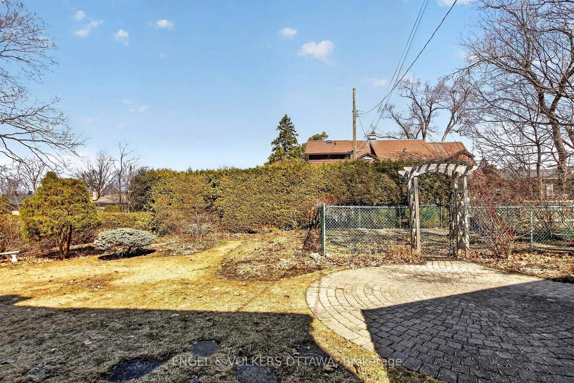 Photo 36 of 193 Cunningham Avenue N, Ottawa, Applewood Acres — HOMEH