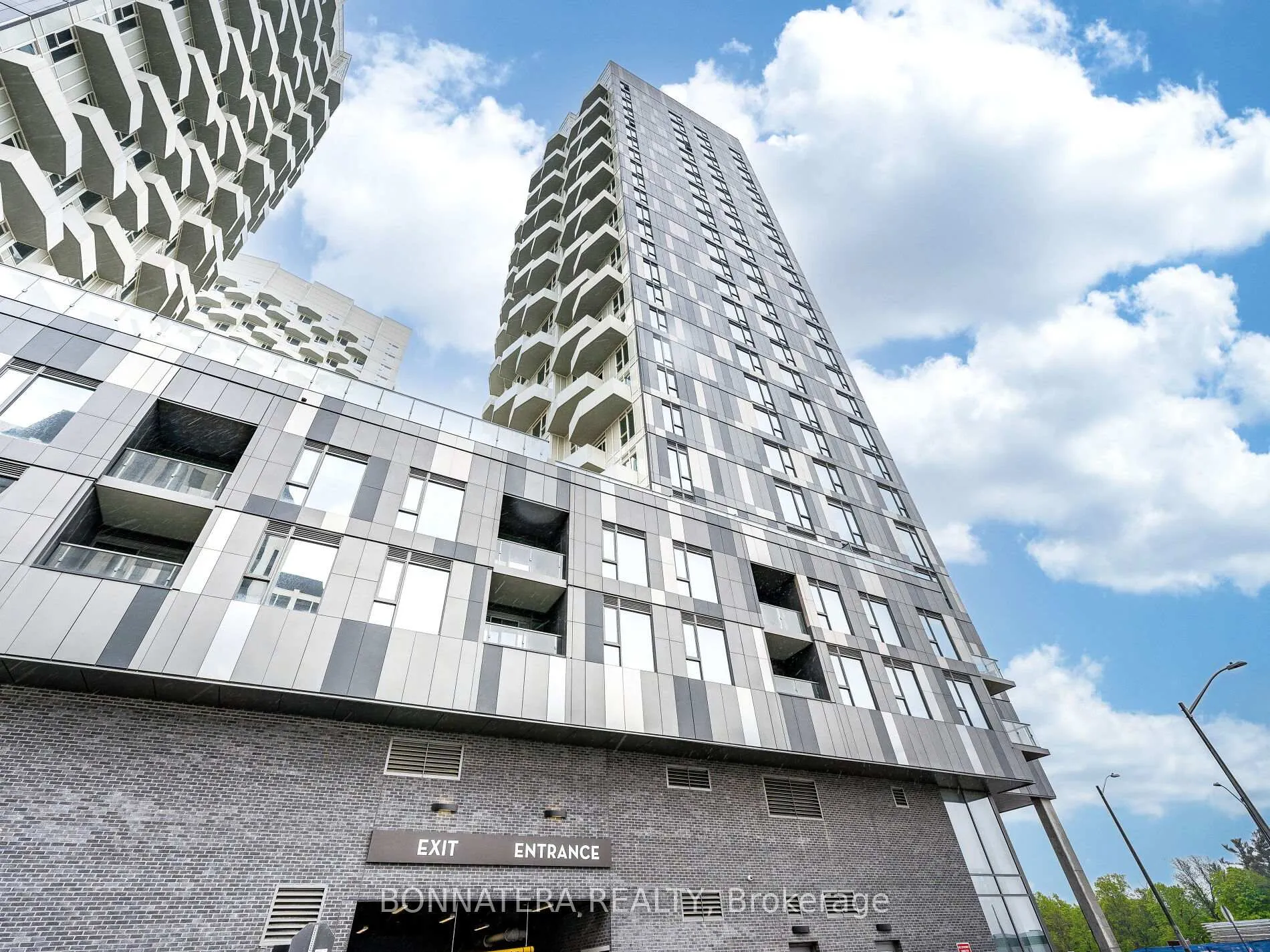 Photo 2 of Unit 1408, 474 Caldari Road, Vaughan, Concord — HOMEH