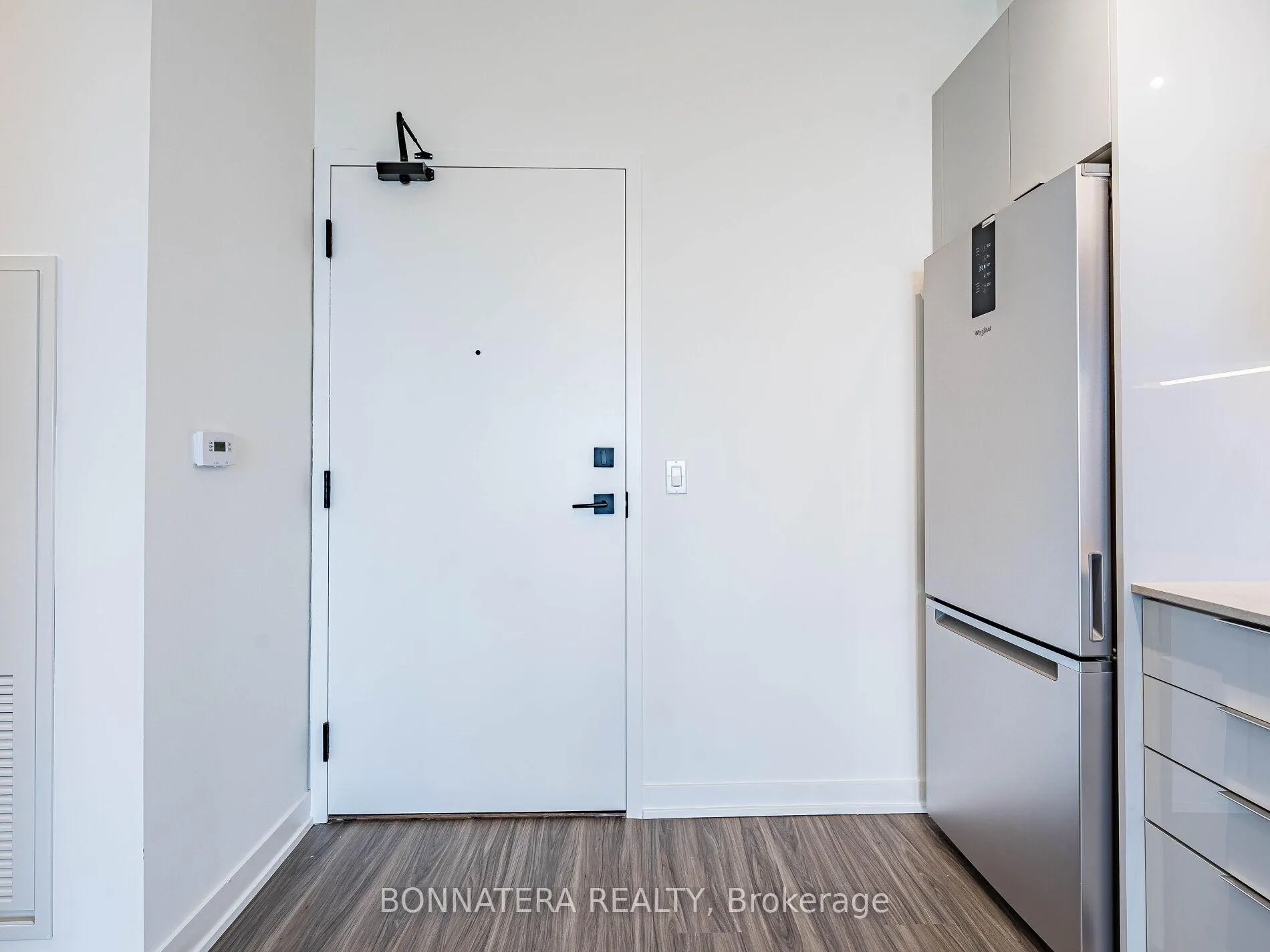Photo 8 of Unit 1408, 474 Caldari Road, Vaughan, Concord — HOMEH