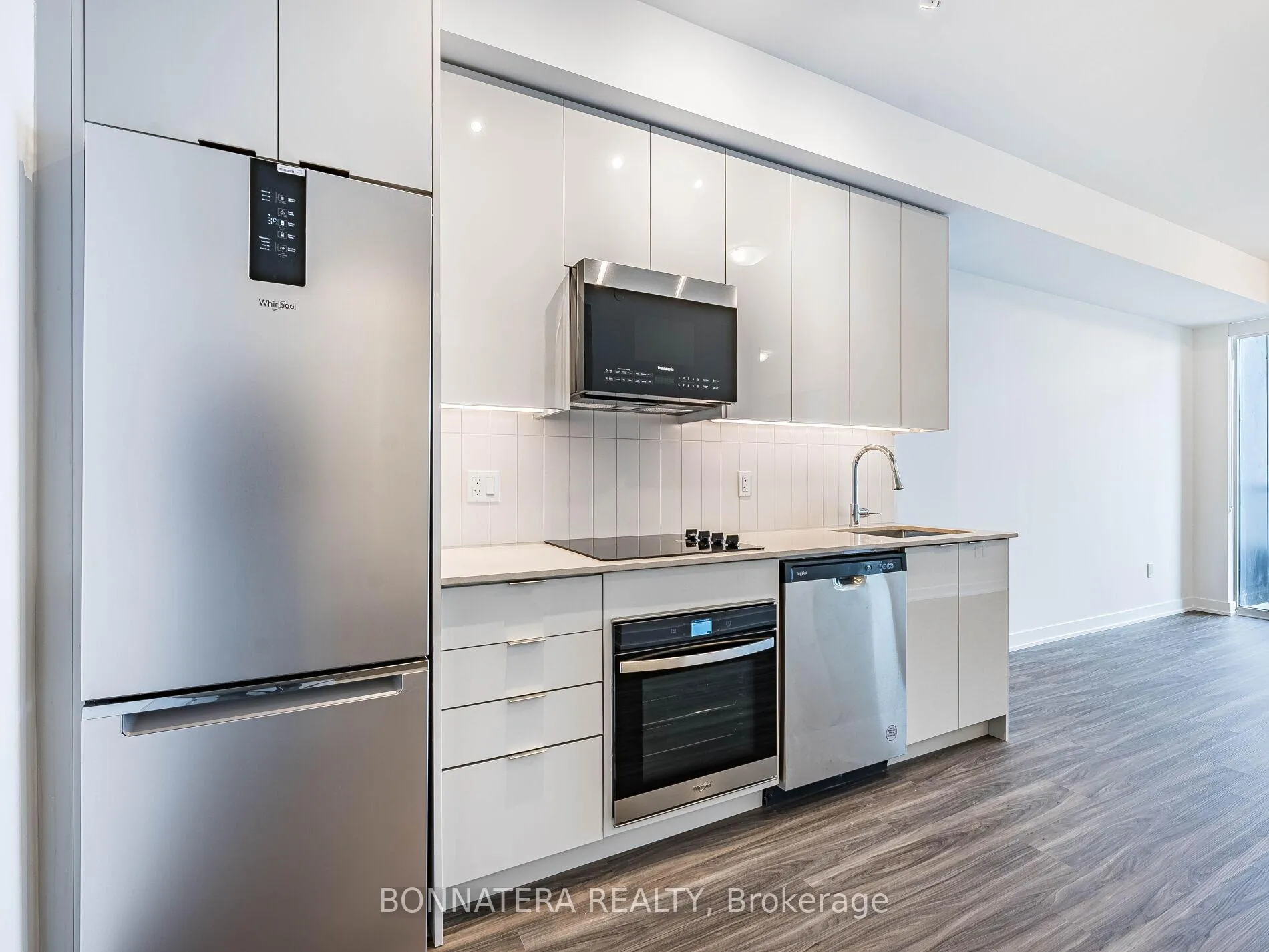 Photo 10 of Unit 1408, 474 Caldari Road, Vaughan, Concord — HOMEH