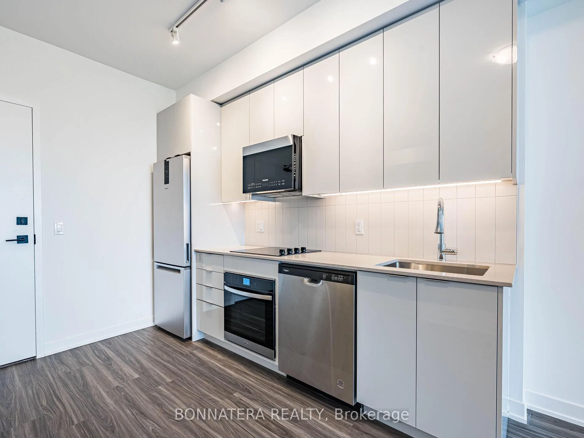 Photo 11 of Unit 1408, 474 Caldari Road, Vaughan, Concord — HOMEH