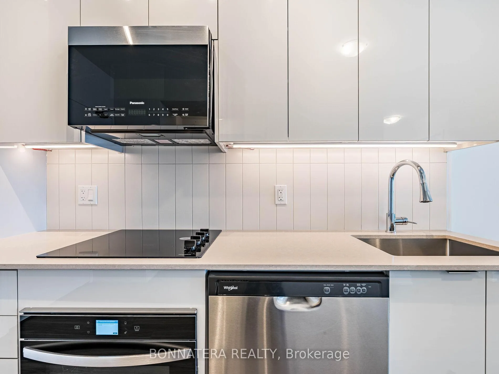 Photo 12 of Unit 1408, 474 Caldari Road, Vaughan, Concord — HOMEH