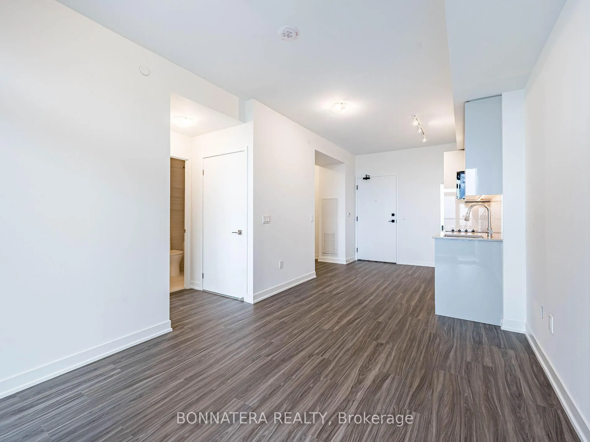 Photo 18 of Unit 1408, 474 Caldari Road, Vaughan, Concord — HOMEH