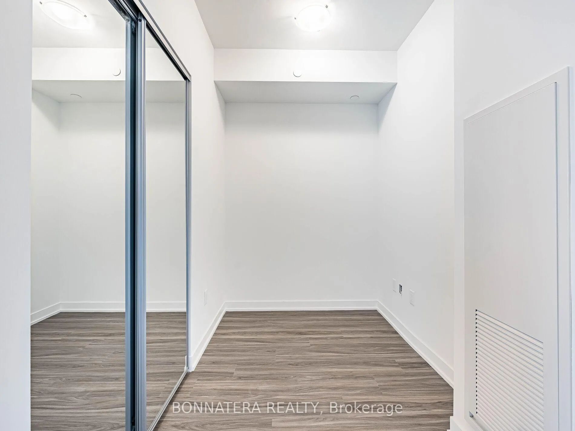 Photo 19 of Unit 1408, 474 Caldari Road, Vaughan, Concord — HOMEH