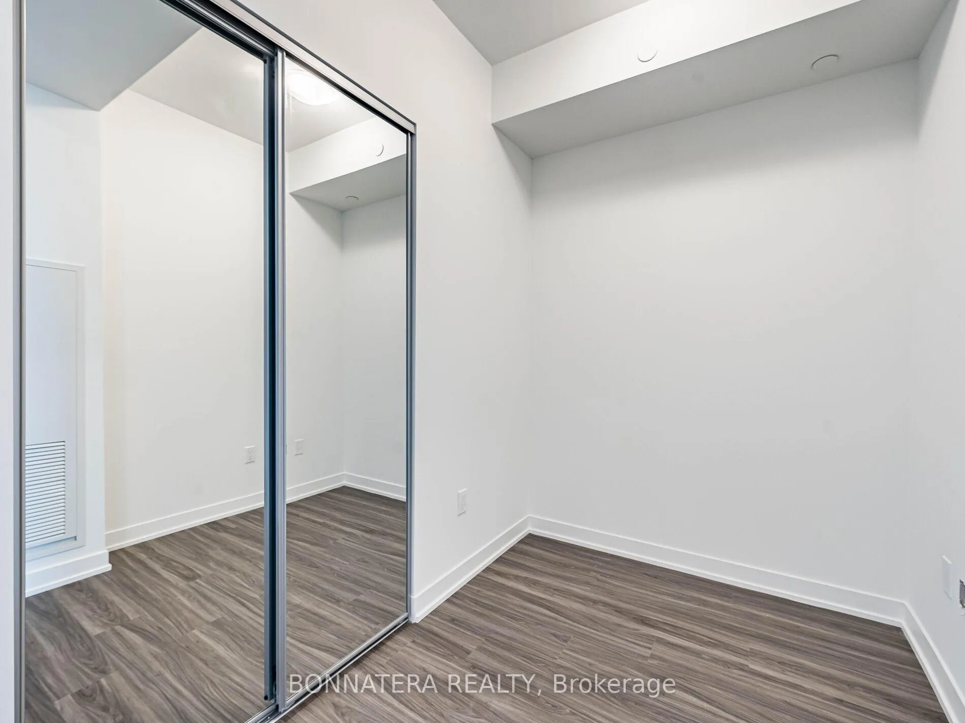 Photo 20 of Unit 1408, 474 Caldari Road, Vaughan, Concord — HOMEH