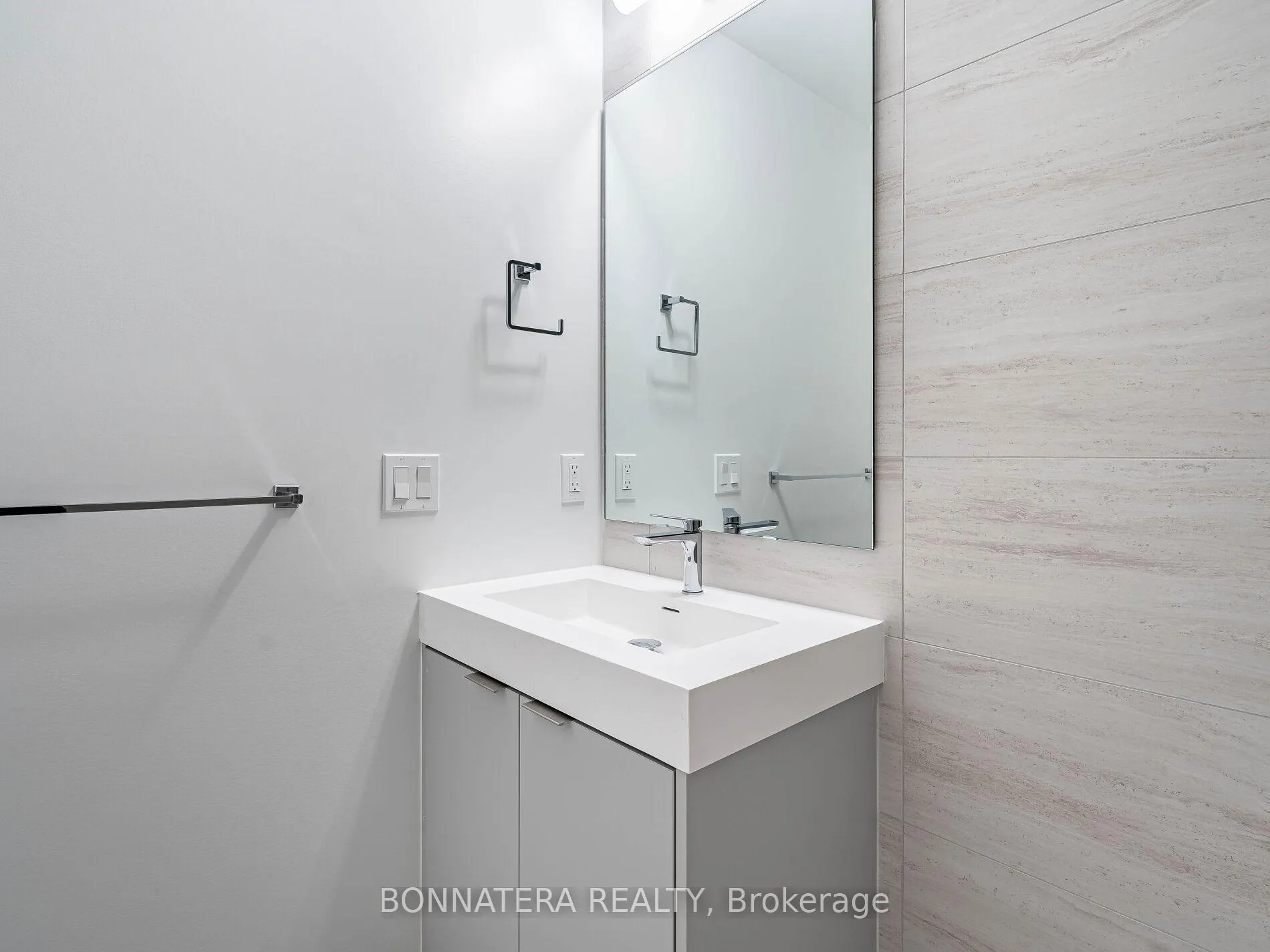 Photo 26 of Unit 1408, 474 Caldari Road, Vaughan, Concord — HOMEH