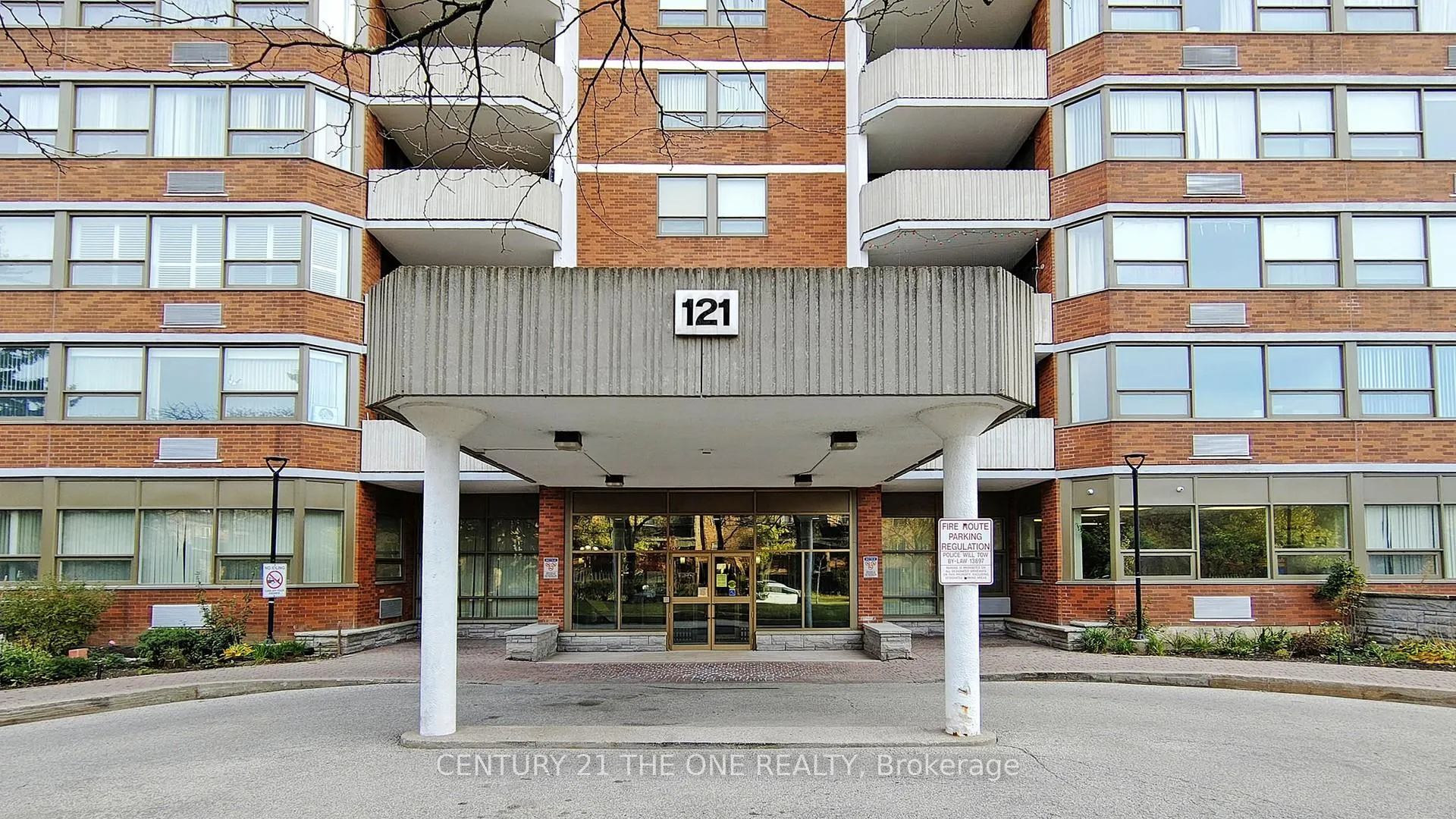 Front of Unit 808, 121 Ling Road