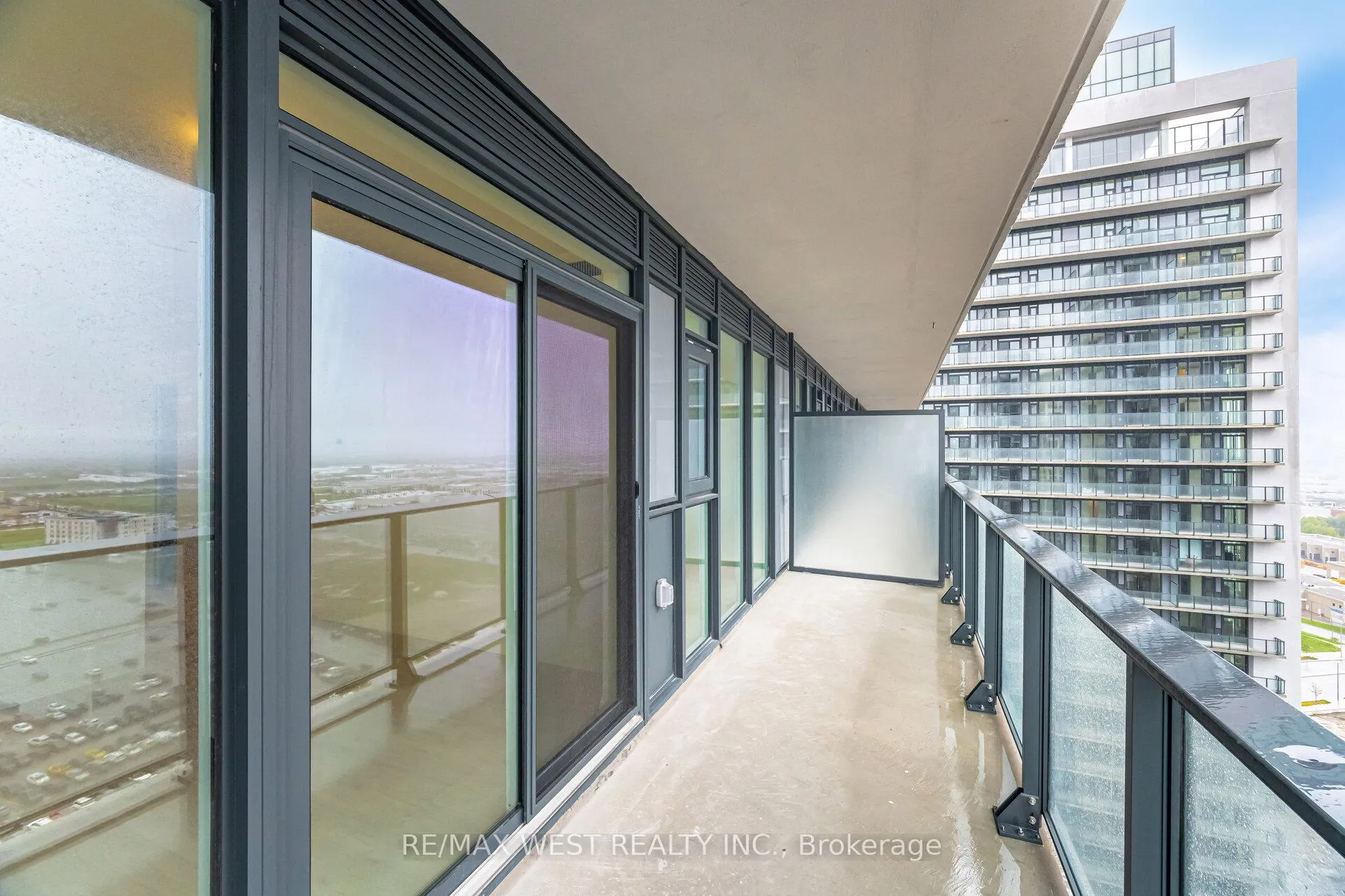 Photo 5 of Unit 2201, 8960 Jane Street, Vaughan, Concord — HOMEH