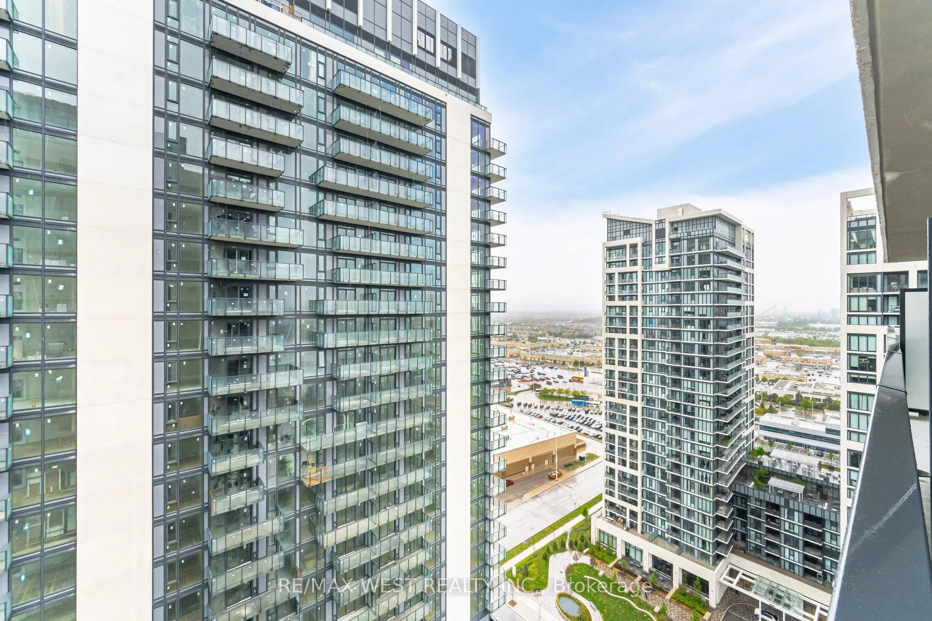 Photo 8 of Unit 2201, 8960 Jane Street, Vaughan, Concord — HOMEH