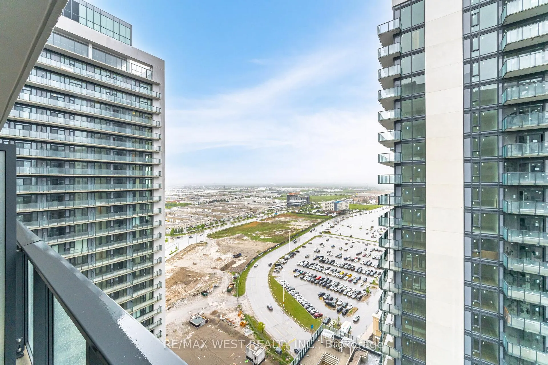 Photo 9 of Unit 2201, 8960 Jane Street, Vaughan, Concord — HOMEH