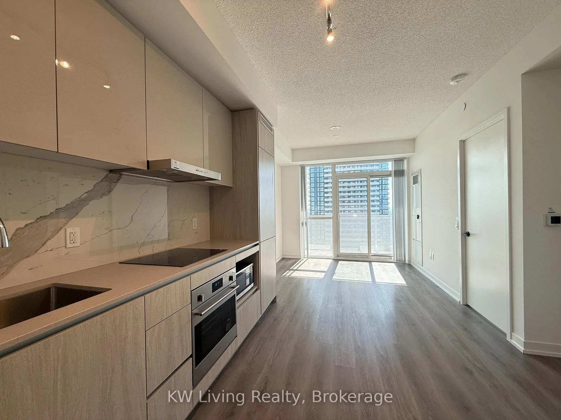 Photo 1 of Unit 2516, 28 Interchange Way, Vaughan, Vaughan Corporate Centre — HOMEH