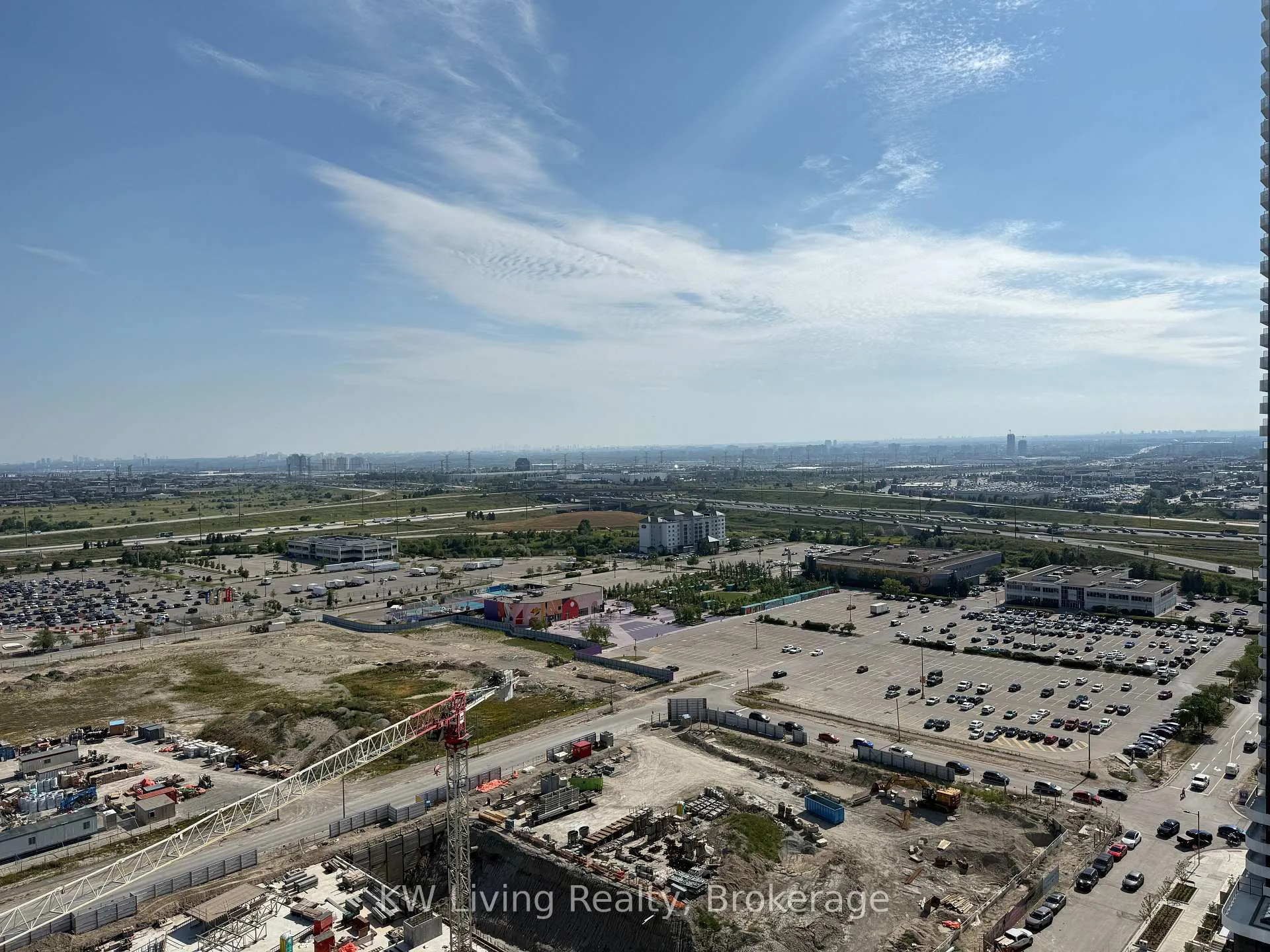 Photo 11 of Unit 2516, 28 Interchange Way, Vaughan, Vaughan Corporate Centre — HOMEH