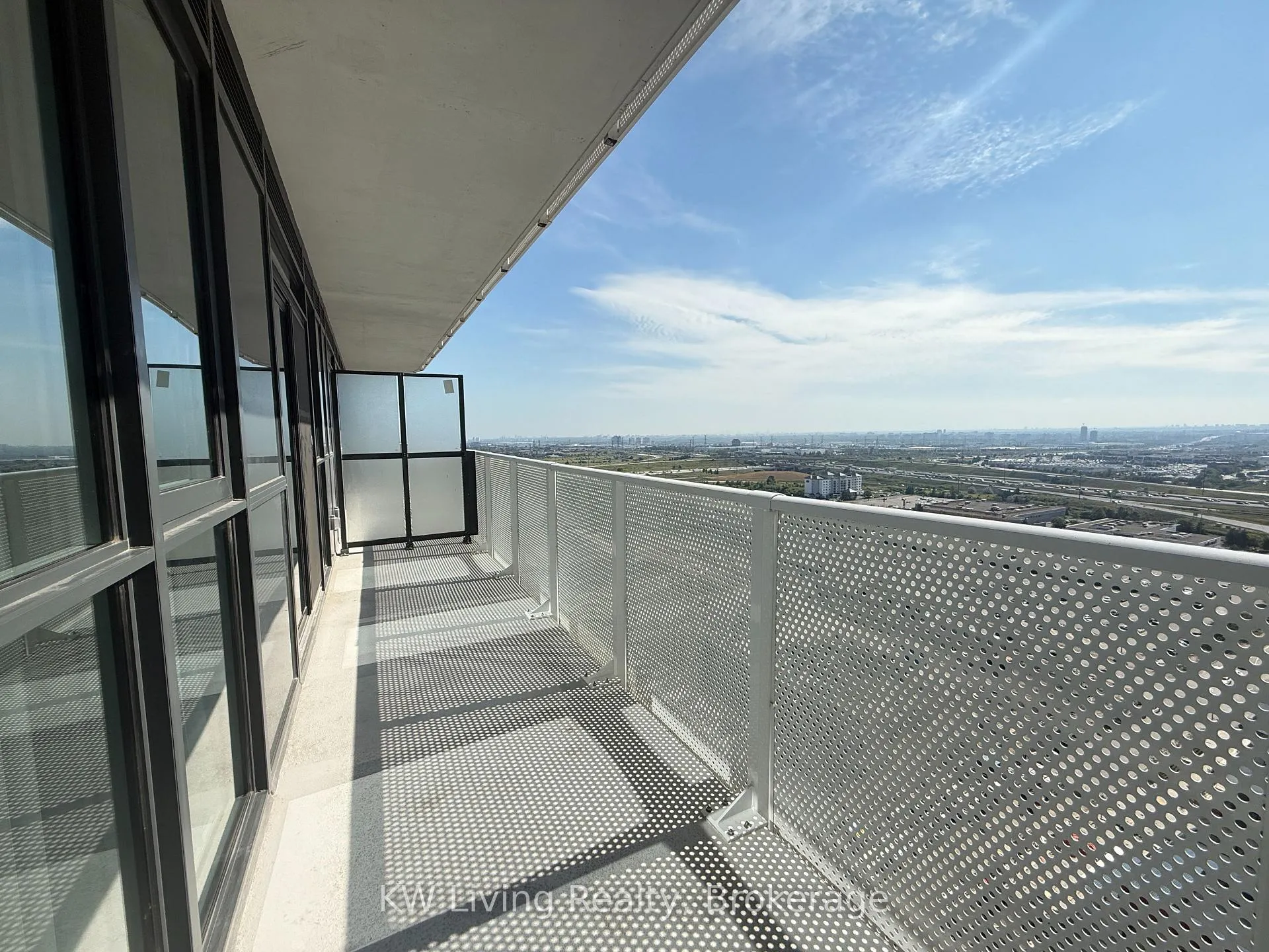 Photo 12 of Unit 2516, 28 Interchange Way, Vaughan, Vaughan Corporate Centre — HOMEH