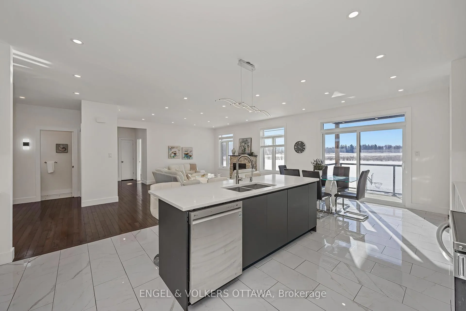Photo 7 of 19 Synergy Way, Ottawa, Kanata - Kanata (North West) — HOMEH