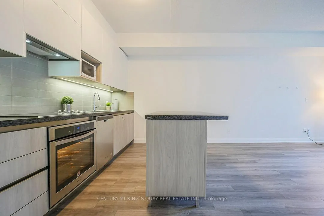Photo 11 of Unit 501, 15 water walk Drive, Markham, Unionville — HOMEH