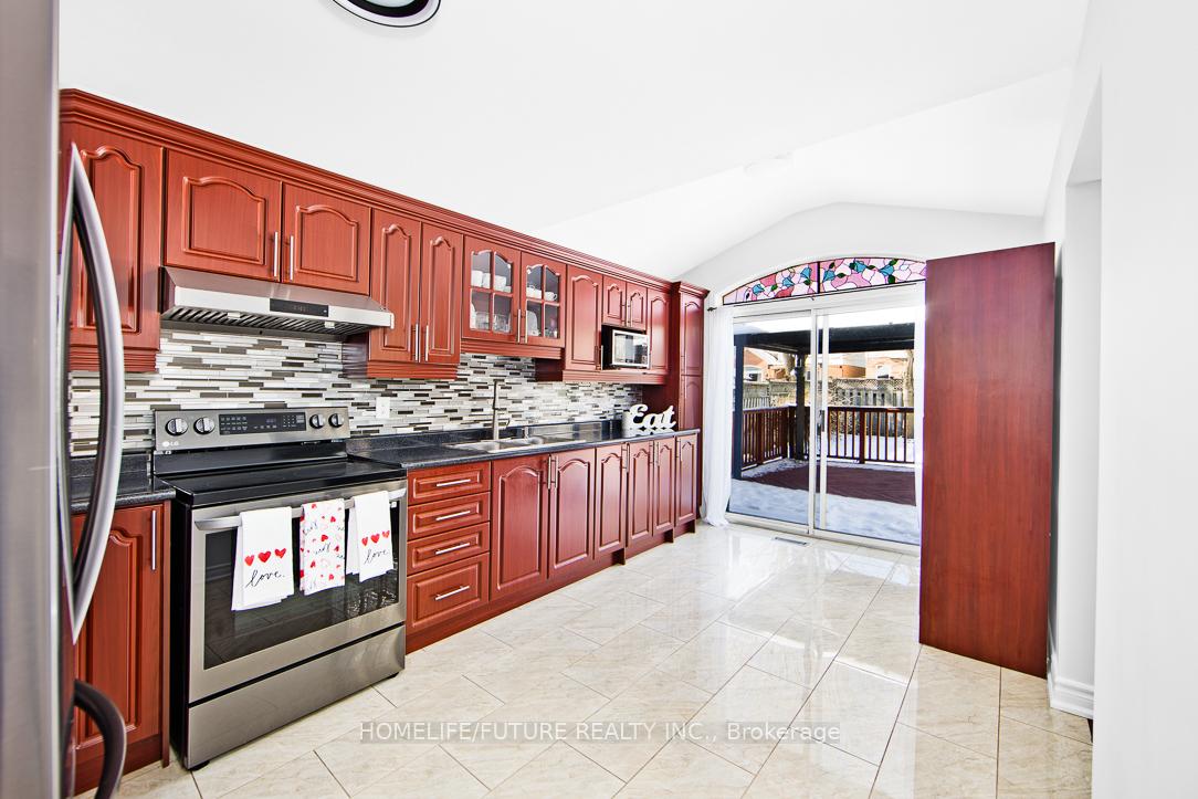 Photo 9 of 64 Monk Crescent, Ajax, Central — HOMEH