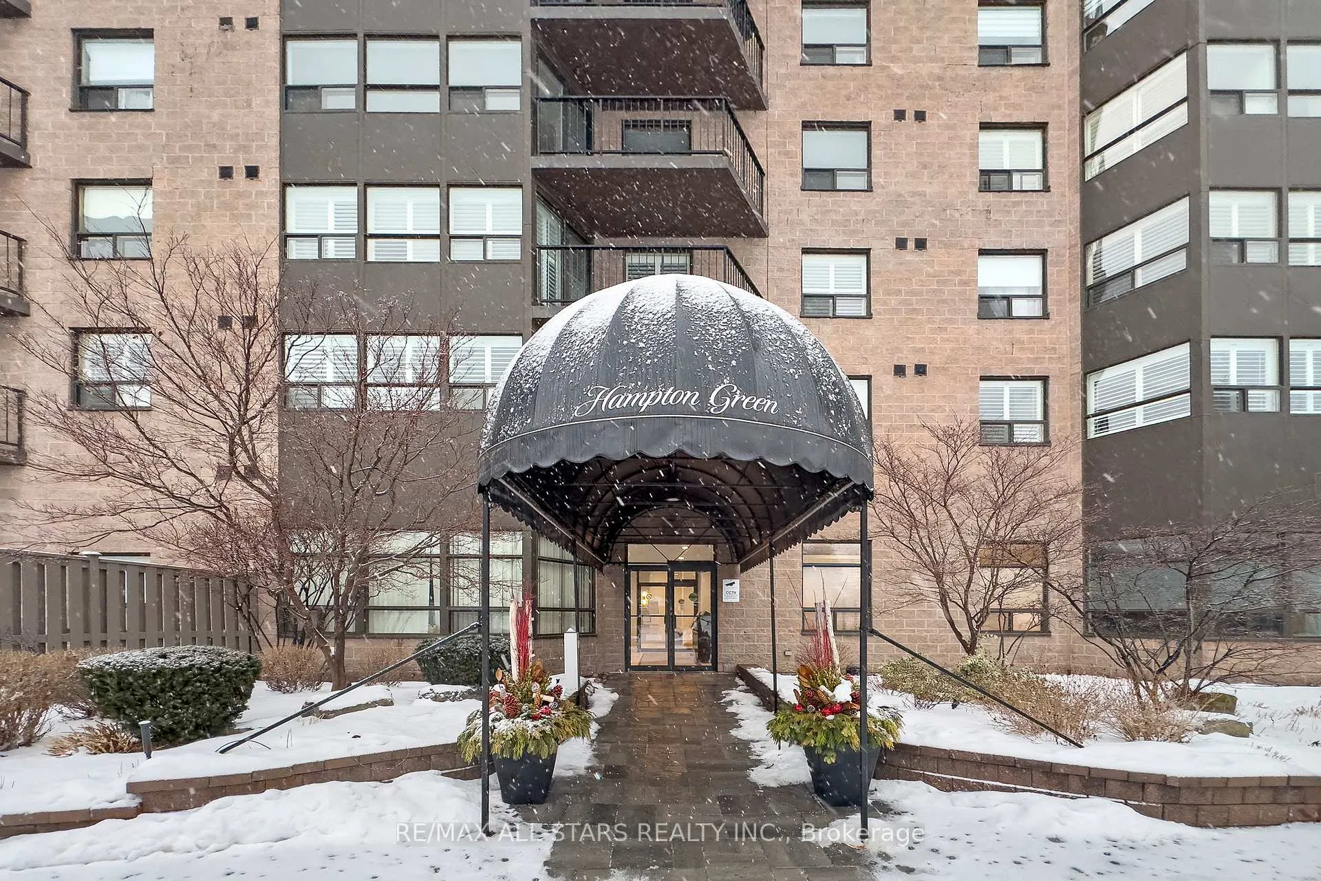 Front of Unit 915, 2 Raymerville Drive