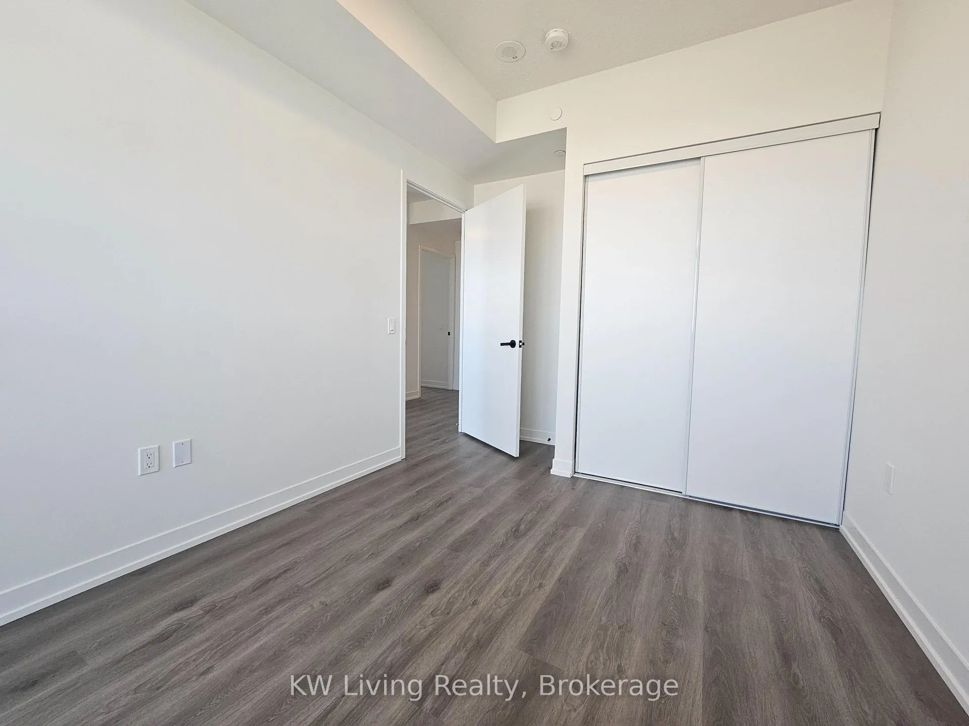 Photo 4 of Unit 3212, 225 Commerce Street, Vaughan, Vaughan Corporate Centre — HOMEH