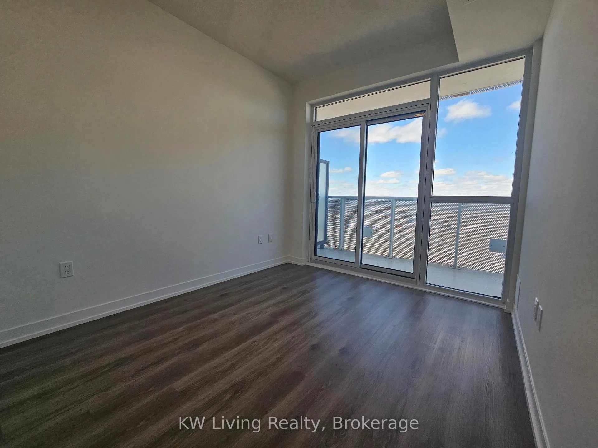 Photo 5 of Unit 3212, 225 Commerce Street, Vaughan, Vaughan Corporate Centre — HOMEH